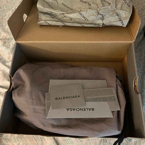 Balenciaga runners size 40 (size 7) - Picture 4 of 4